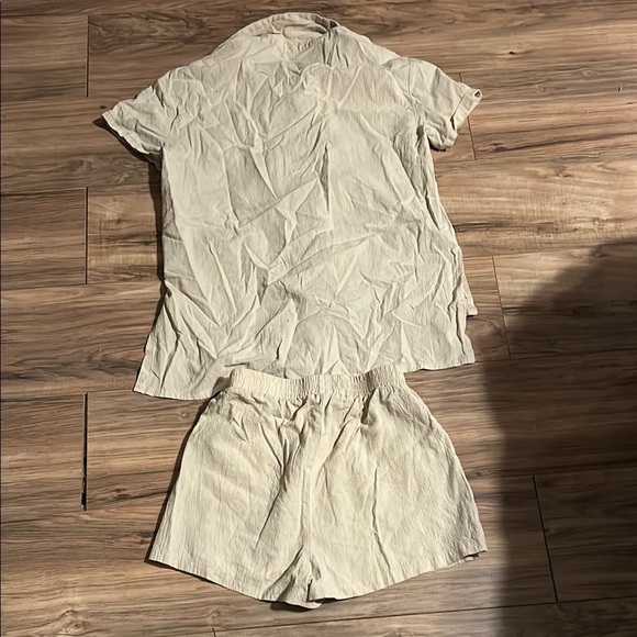 Beige Button-Up Shirt and Shorts Set - Picture 5 of 5